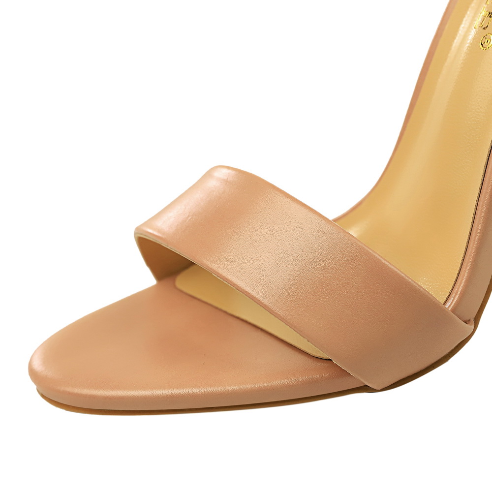 รองเท้าส้นสูงหนังสีดำขาวแบบเรี - Casual Sandal Leather บทวิจารณ์และราคา